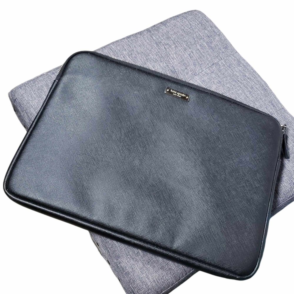 Kate Spade Black & Pink Laptop Notebook Sleeve